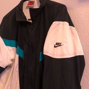 Retro Nike Windbreaker